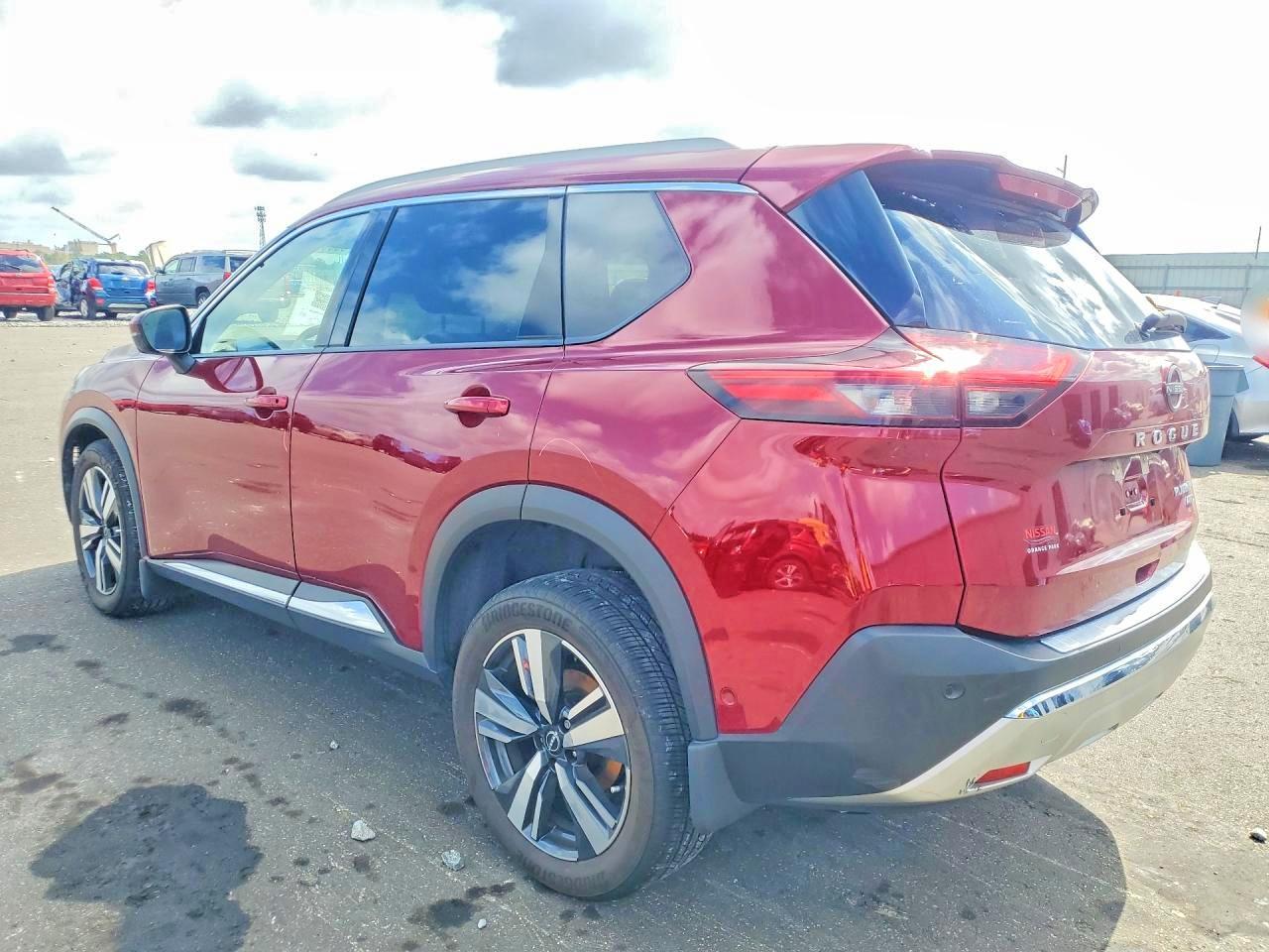 2023 Nissan Rogue Platinum - Фото 2
