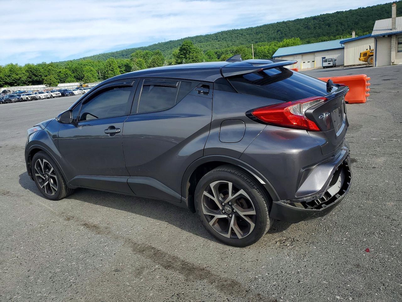 2018 Toyota C-Hr Xle - Image 2