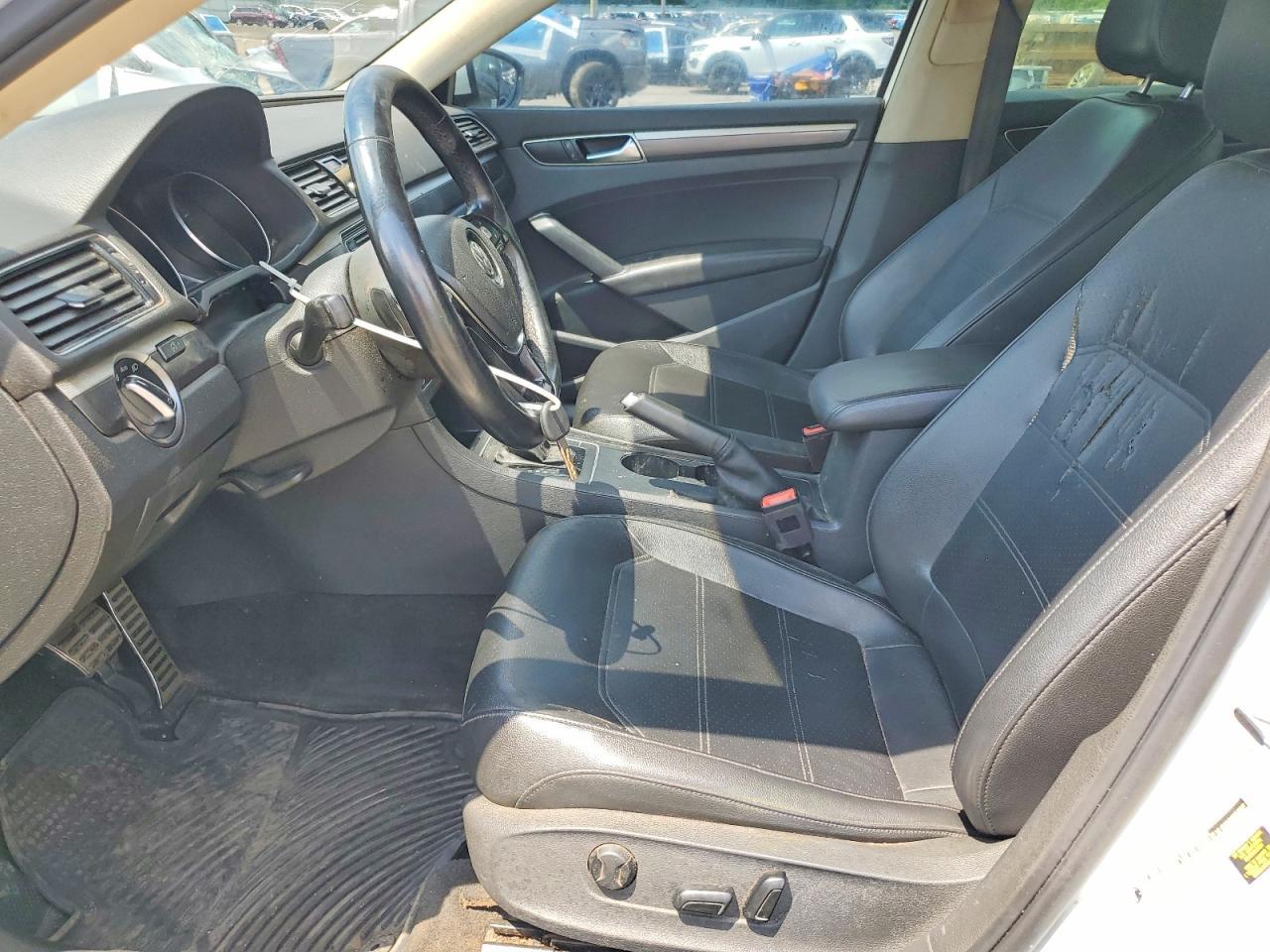 2018 Volkswagen Passat S - Image 7