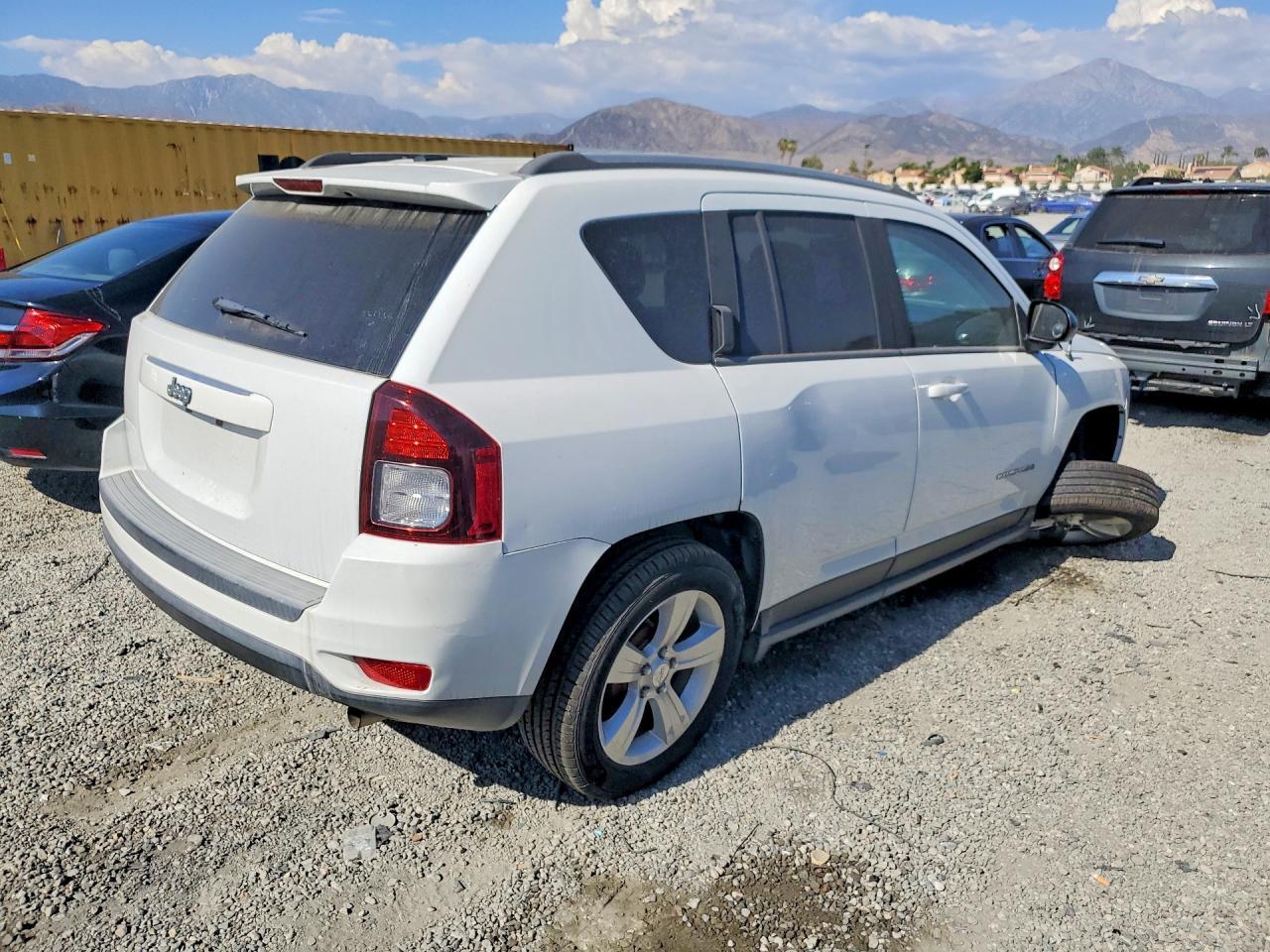 2016 Jeep Compass Sport - Фото 3