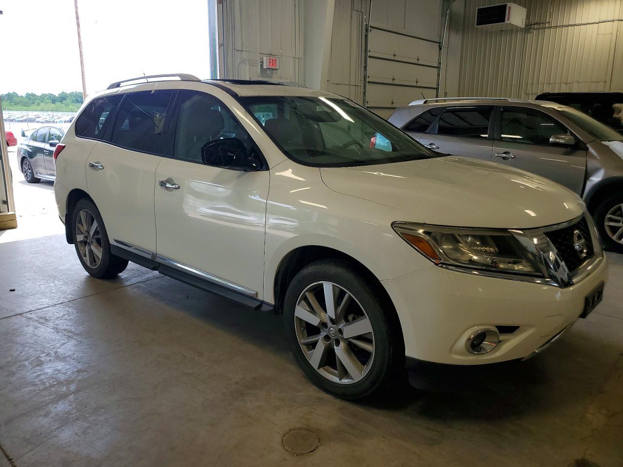 2013 Nissan Pathfinder S - Image 4