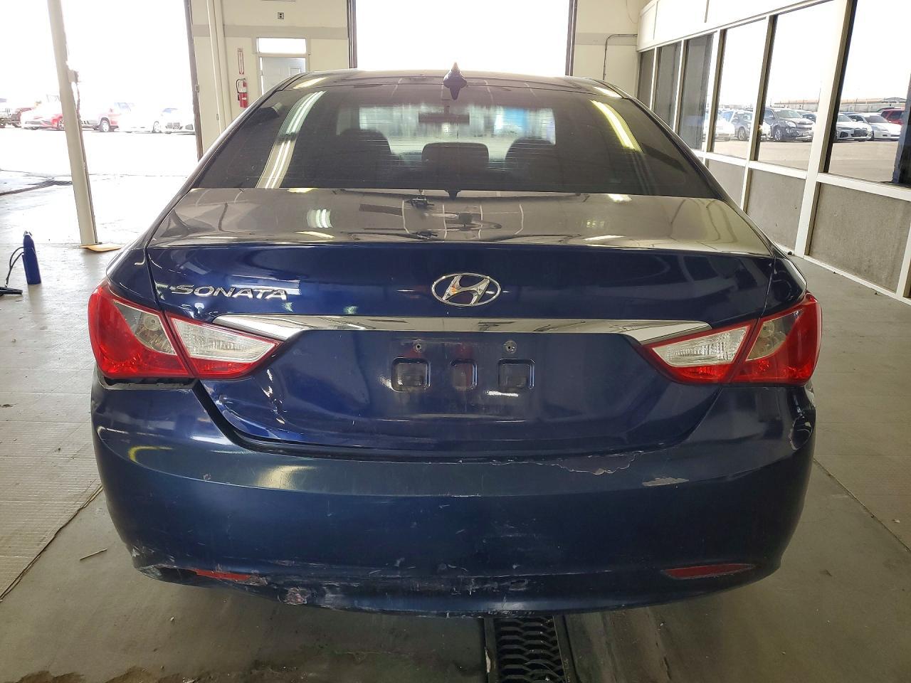 2011 Hyundai Sonata Gls - Image 6