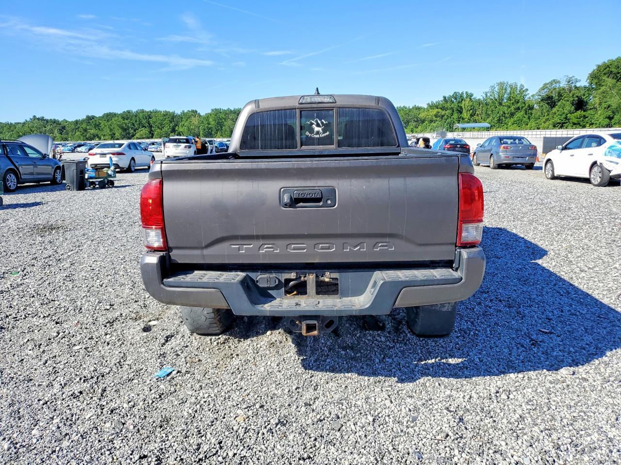 2016 Toyota Tacoma Trd Off-Road - Image 6