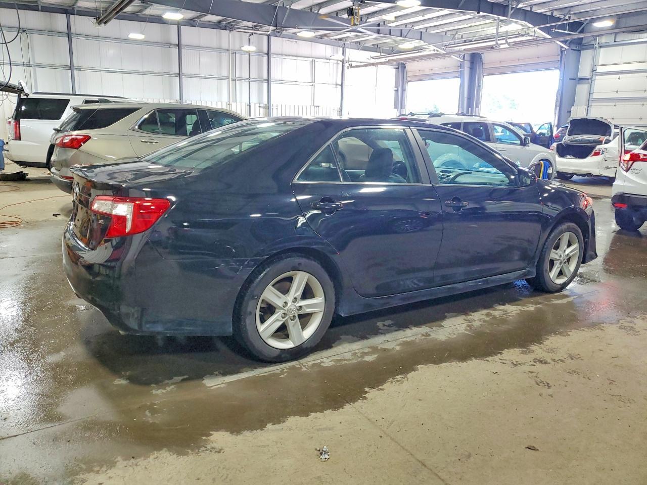 2014 Toyota Camry Se - Фото 3