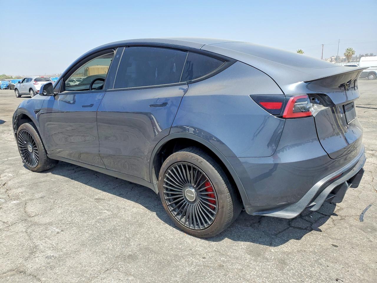 2023 Tesla Model Y - Фото 2