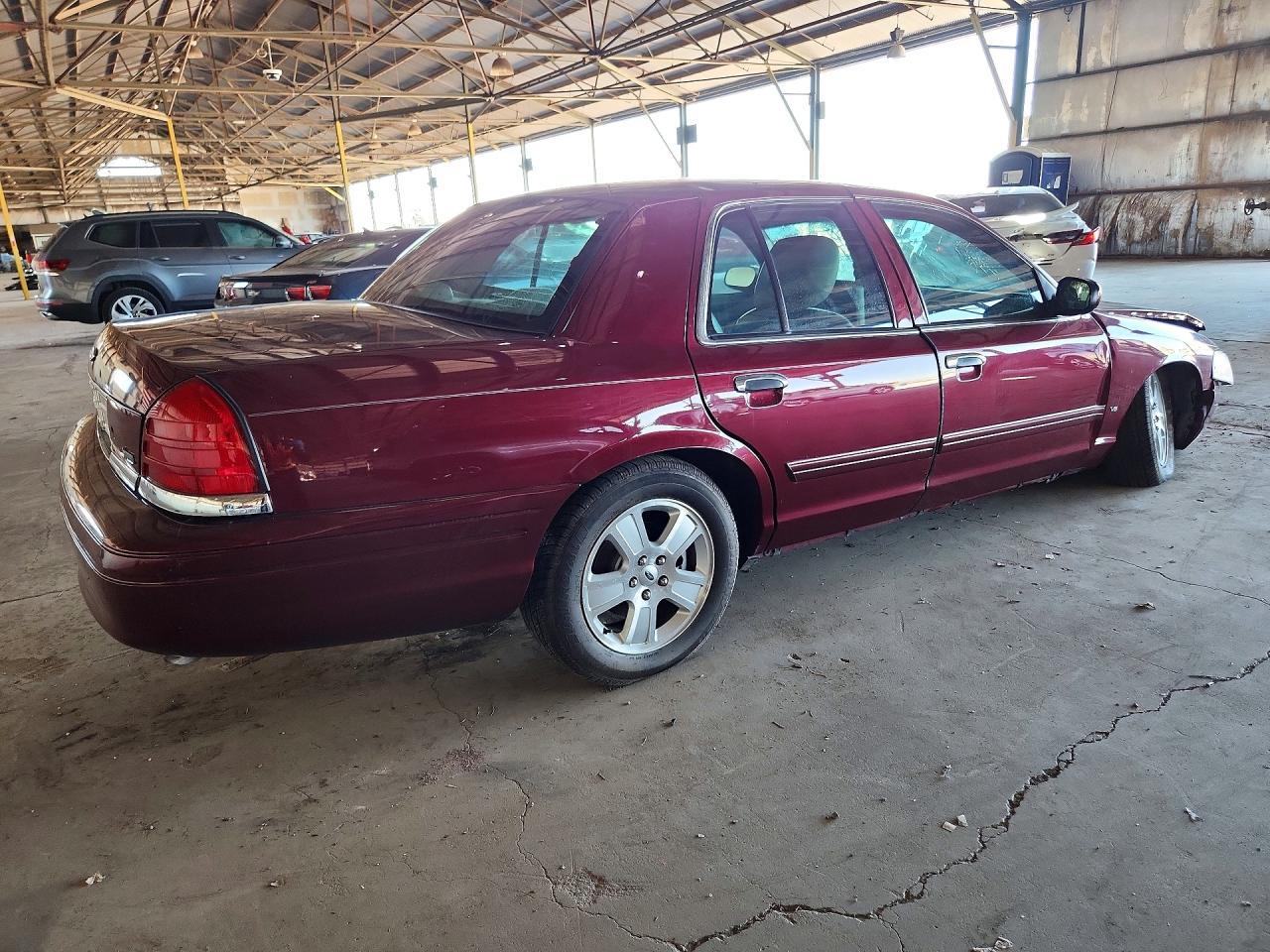 2011 Ford Crown Victoria Lx - Фото 3