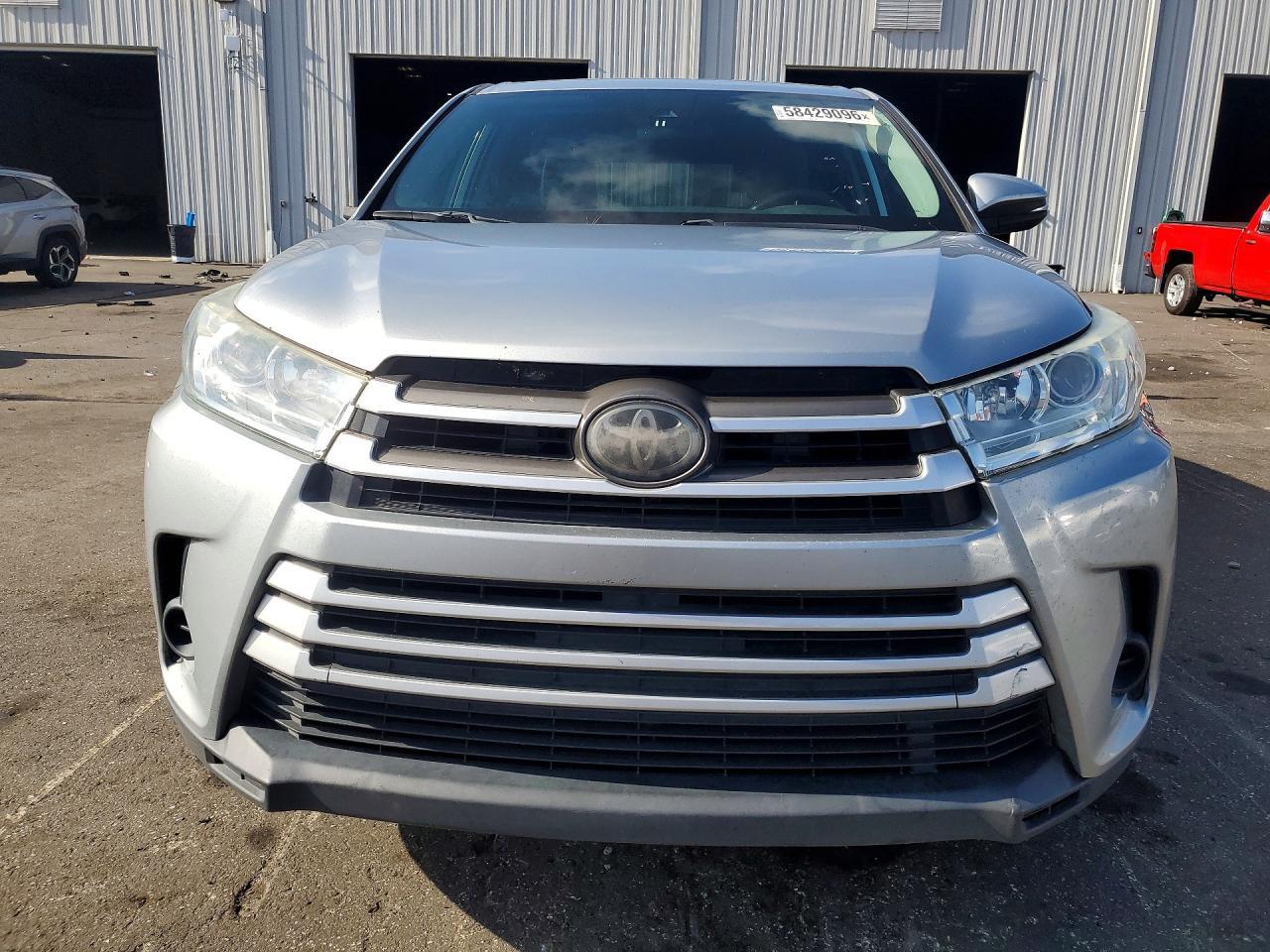 2018 Toyota Highlander Le - Фото 5
