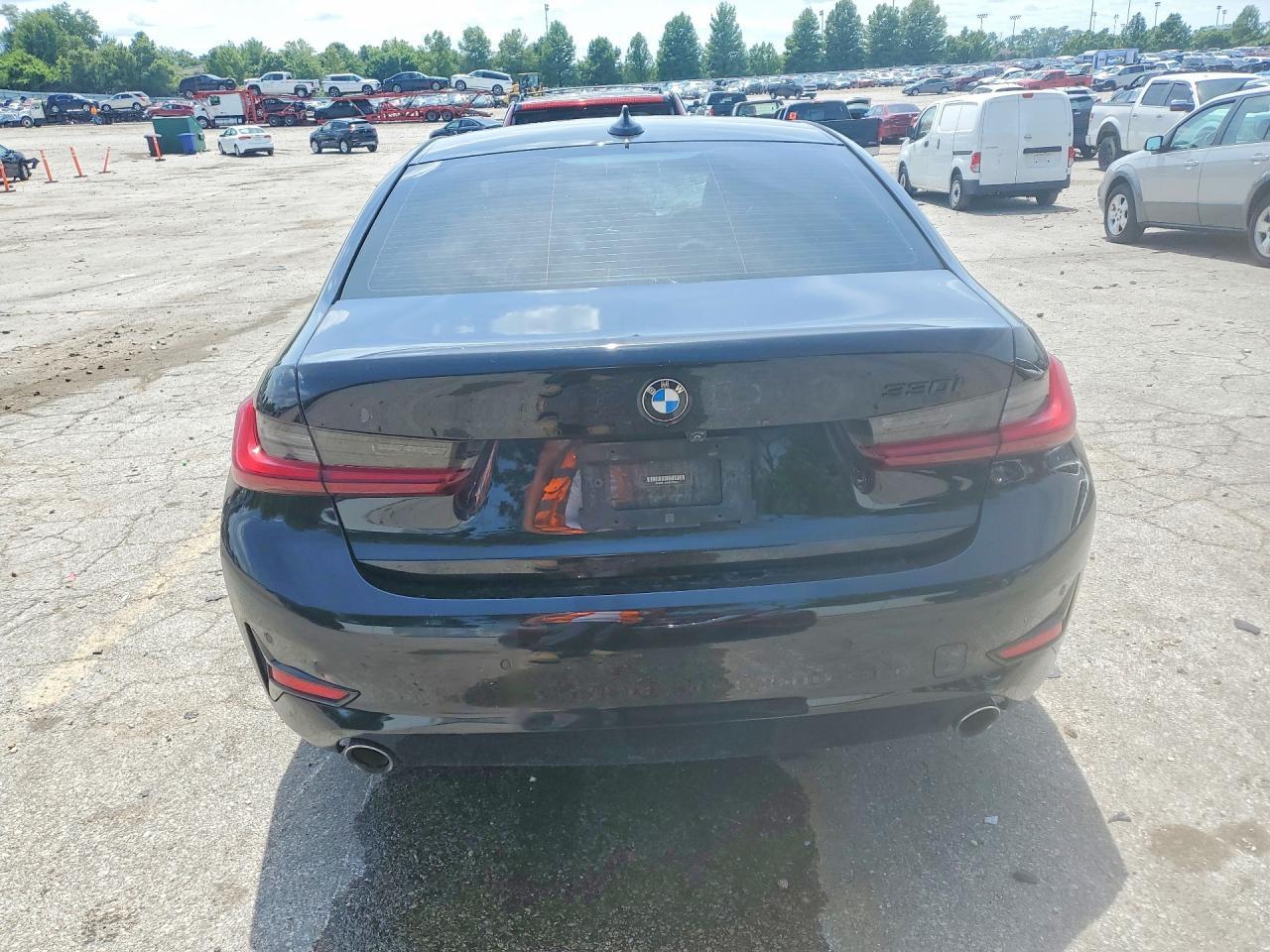 2022 BMW 330I - Фото 6