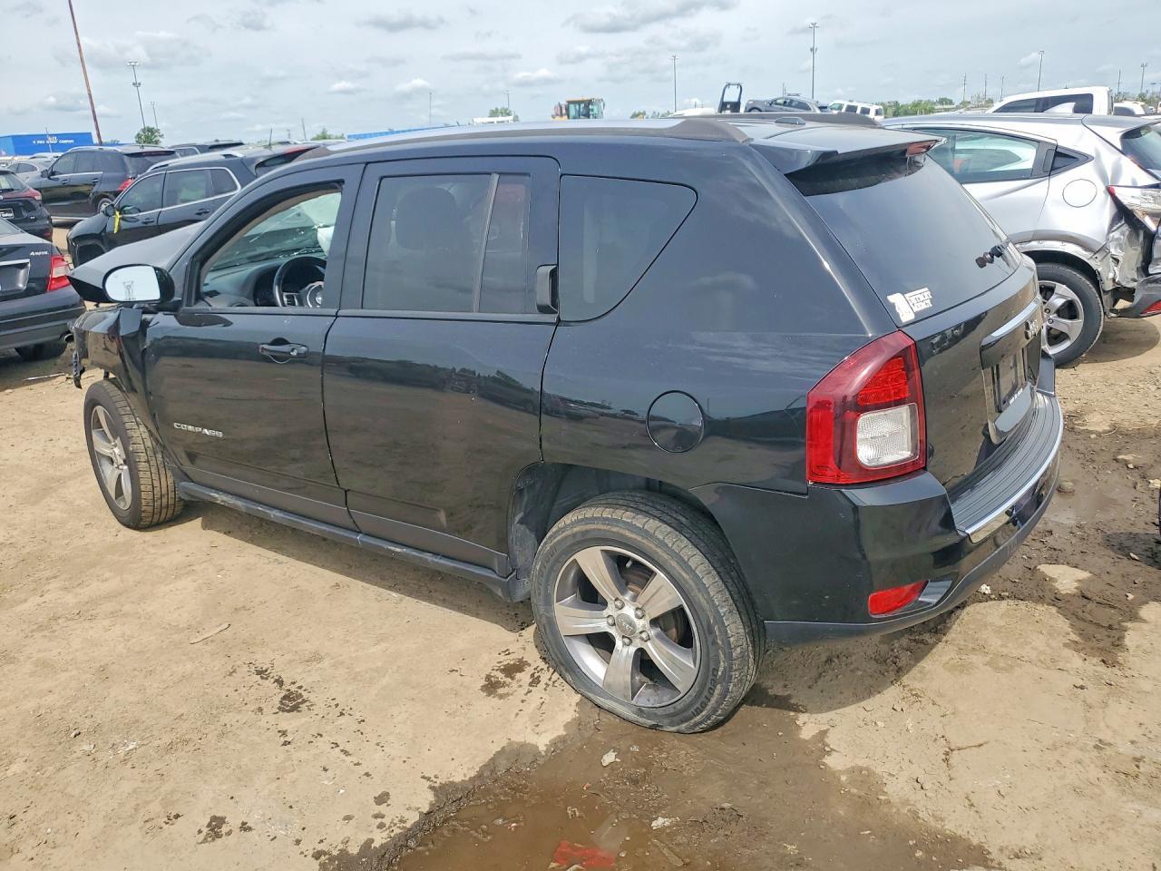 2016 Jeep Compass Latitude - Фото 2