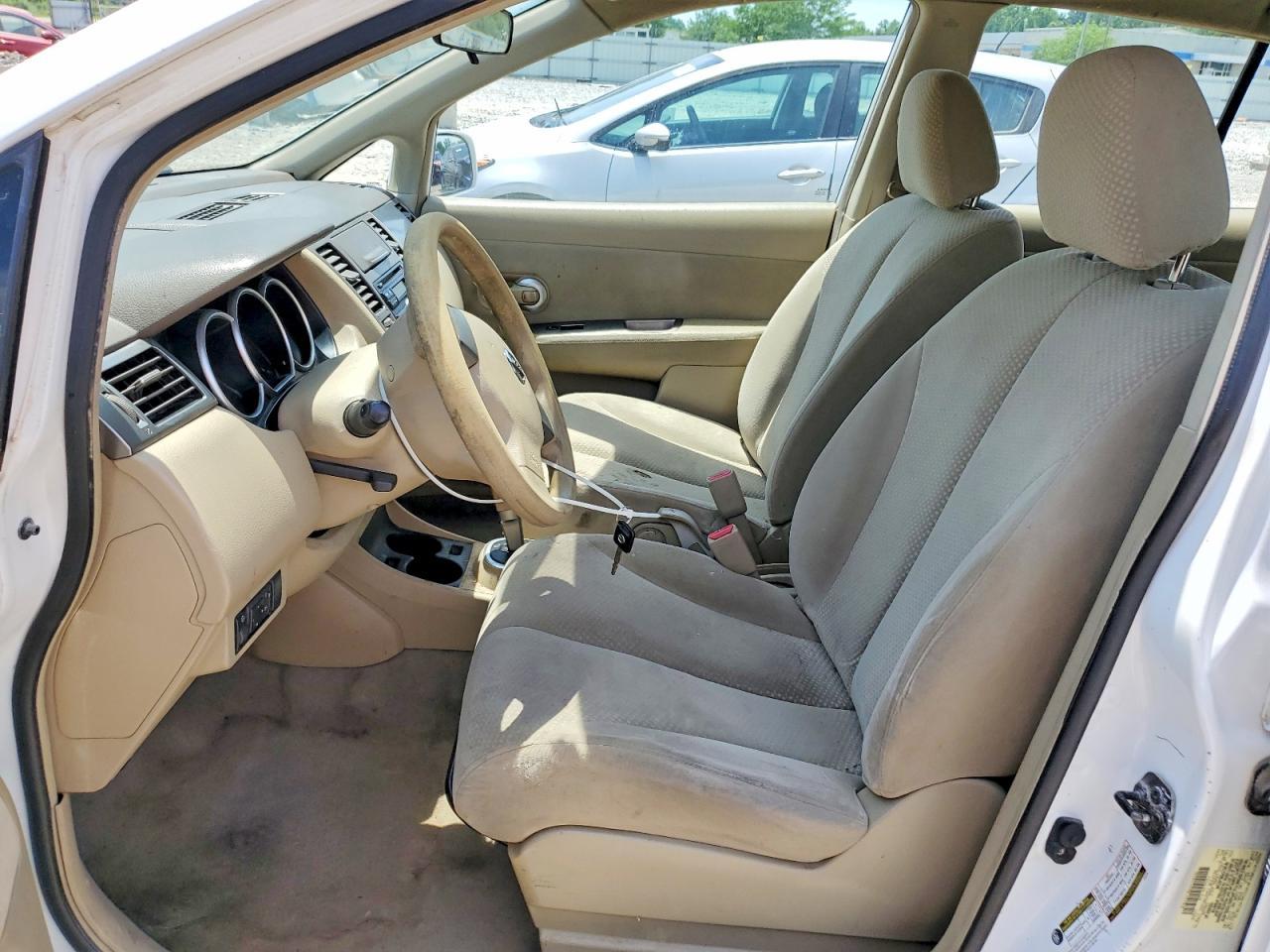 2011 Nissan Versa 1.8 S - Фото 7