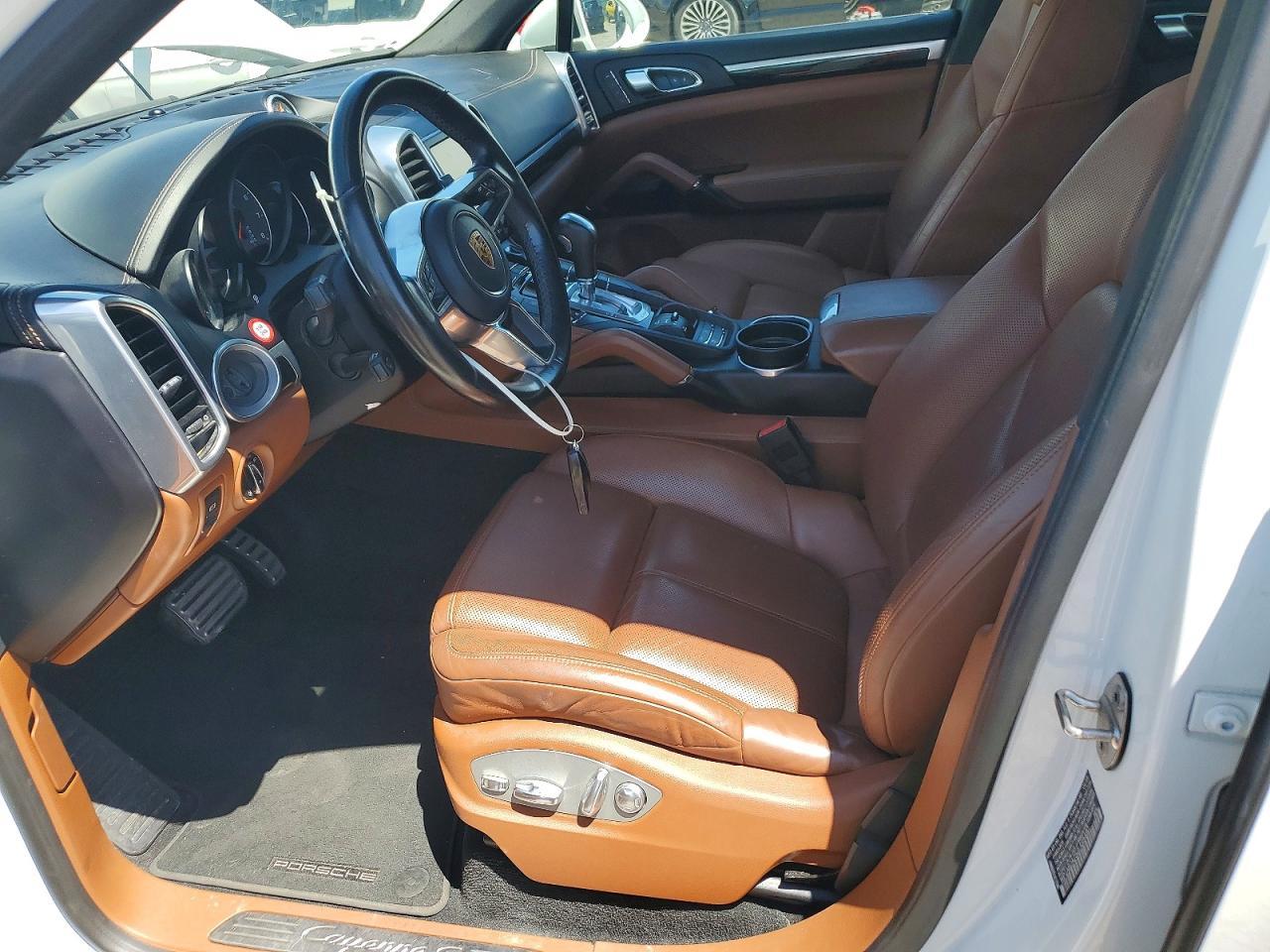 2016 Porsche Cayenne S - Image 7