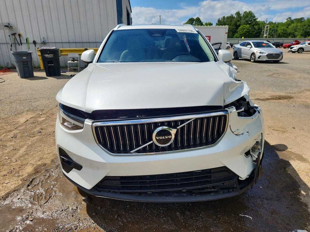 2023 Volvo Xc40 B5 Plus Bright Theme - Image 5