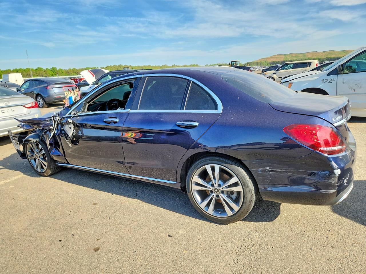 2021 Mercedes-Benz C 300 4Matic - Фото 2
