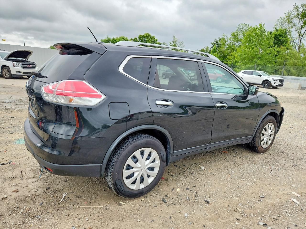 2016 Nissan Rogue S - Image 3