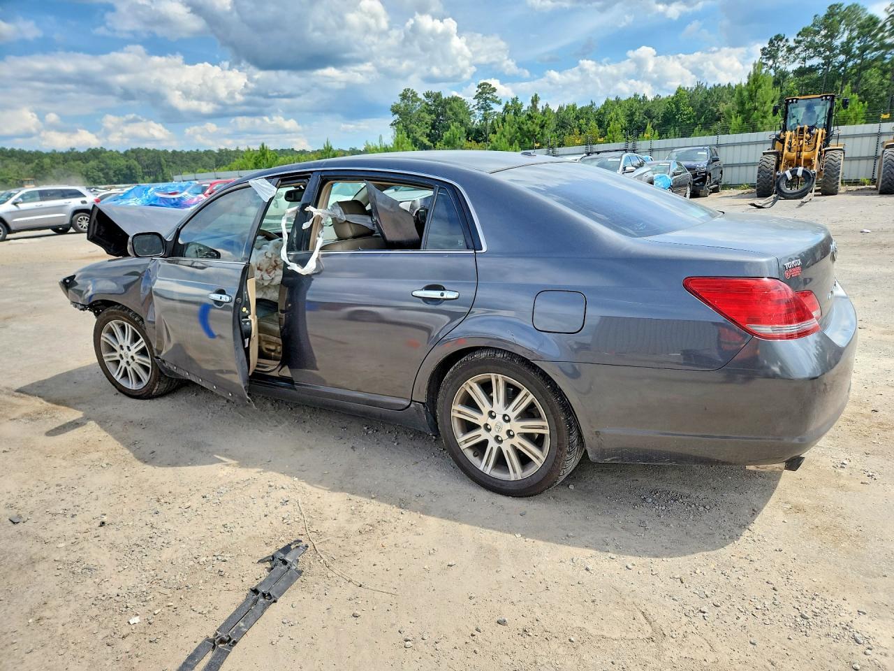 2009 Toyota Avalon Limited - Фото 2