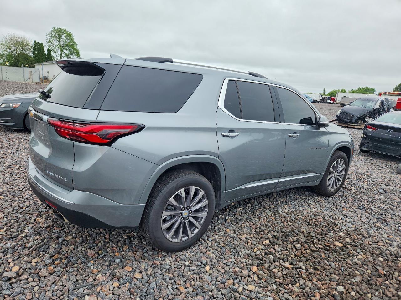 2023 Chevrolet Traverse Premier - Фото 3