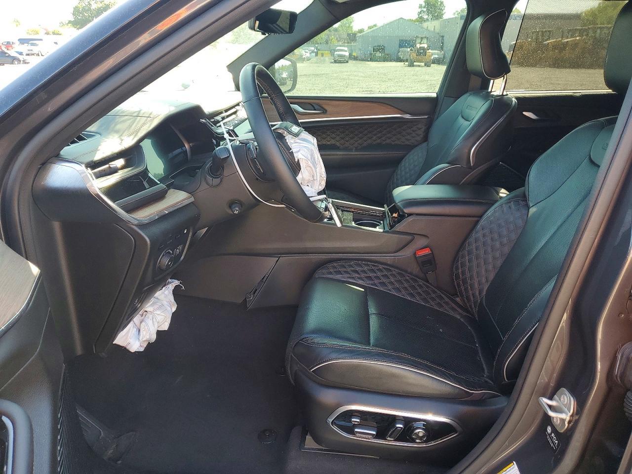 2023 Jeep Grand Cherokee Summit 4Xe - Фото 7
