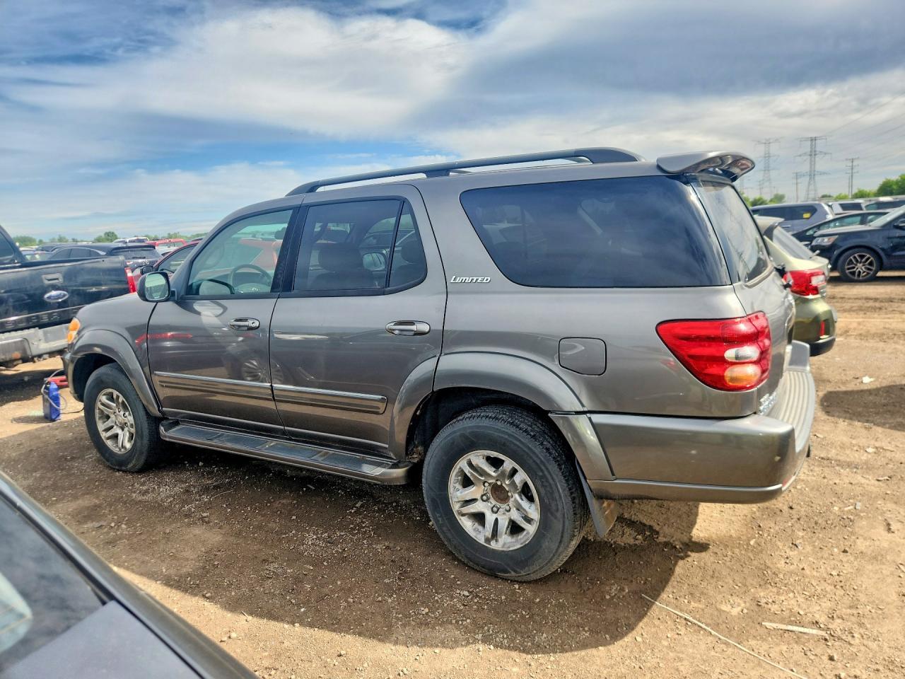 2004 Toyota Sequoia Limited - Фото 2