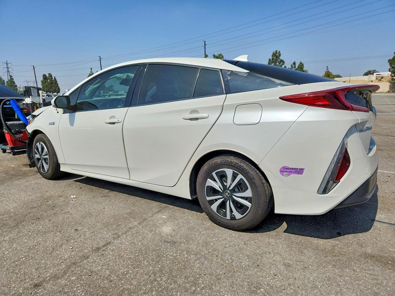2018 Toyota Prius Prime Premium - Image 2