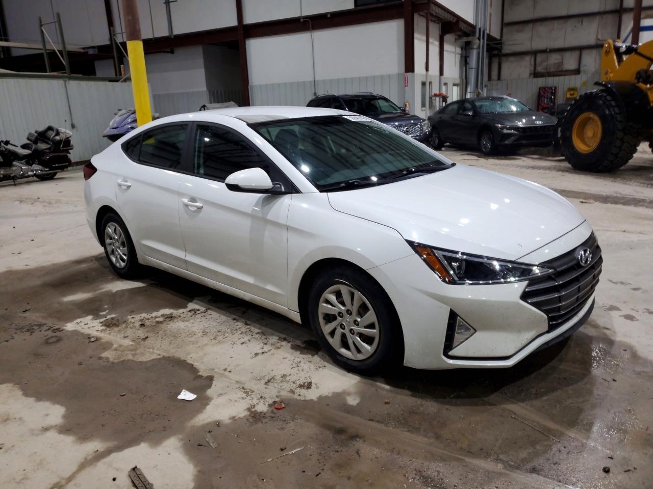 2019 Hyundai Elantra Se - Image 4