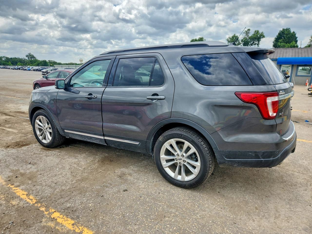 2018 Ford Explorer Xlt - Image 2