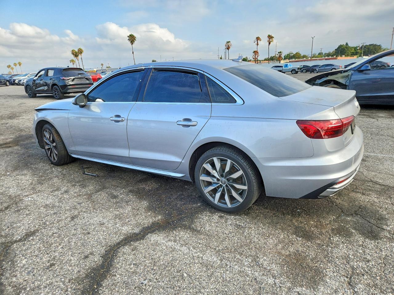 2020 Audi A4 Premium - Фото 2