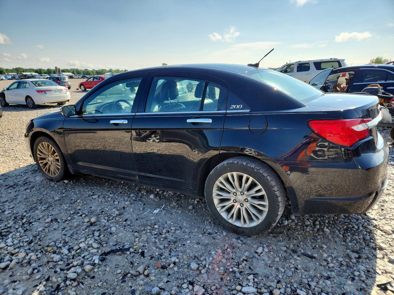 2011 Chrysler 200 Limited - Фото 2