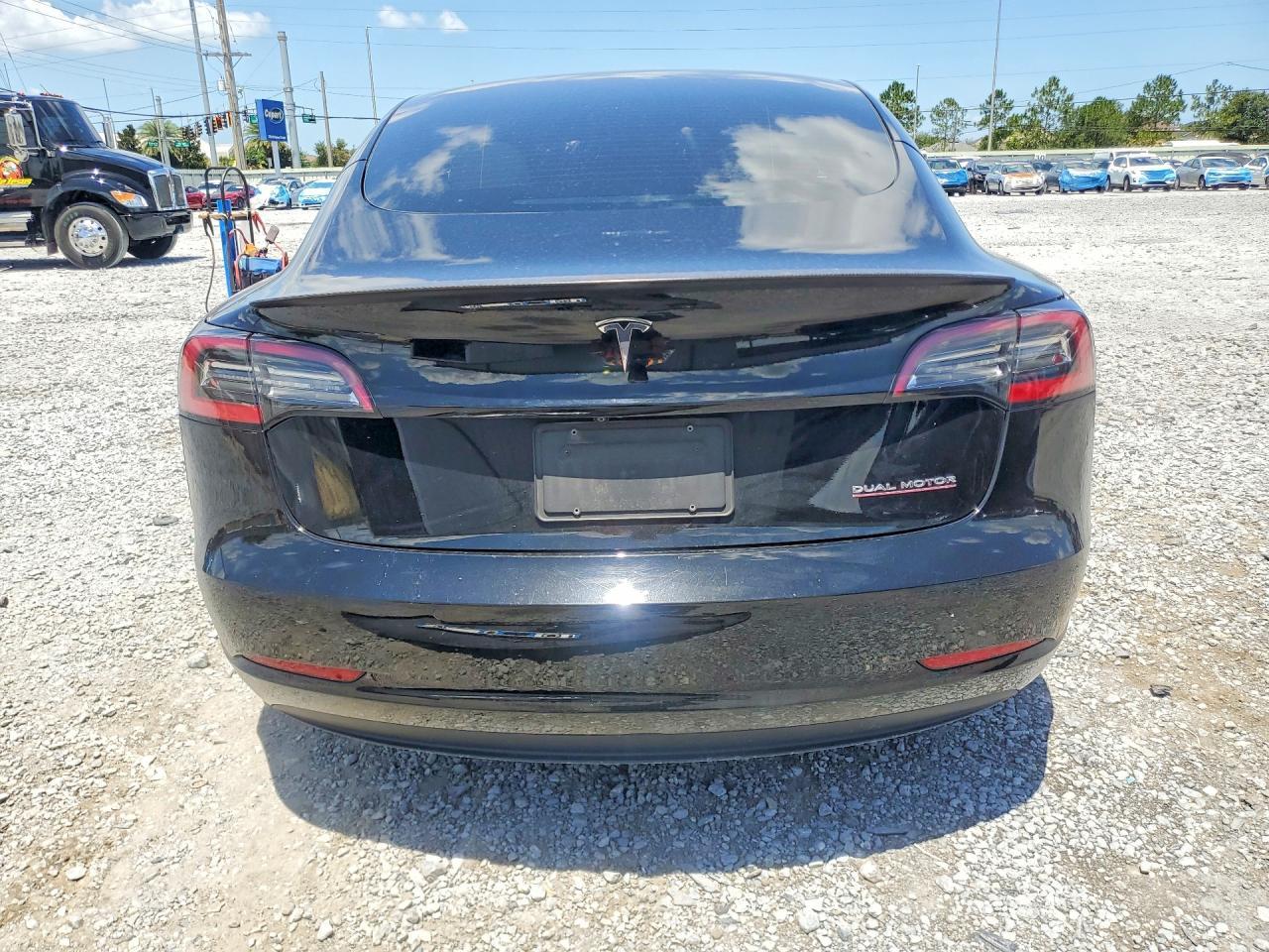2022 Tesla Model 3 - Фото 6