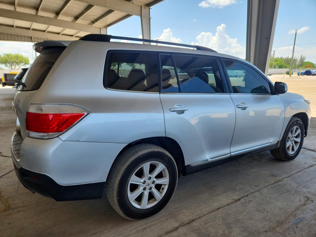 2011 Toyota Highlander Base - Фото 3