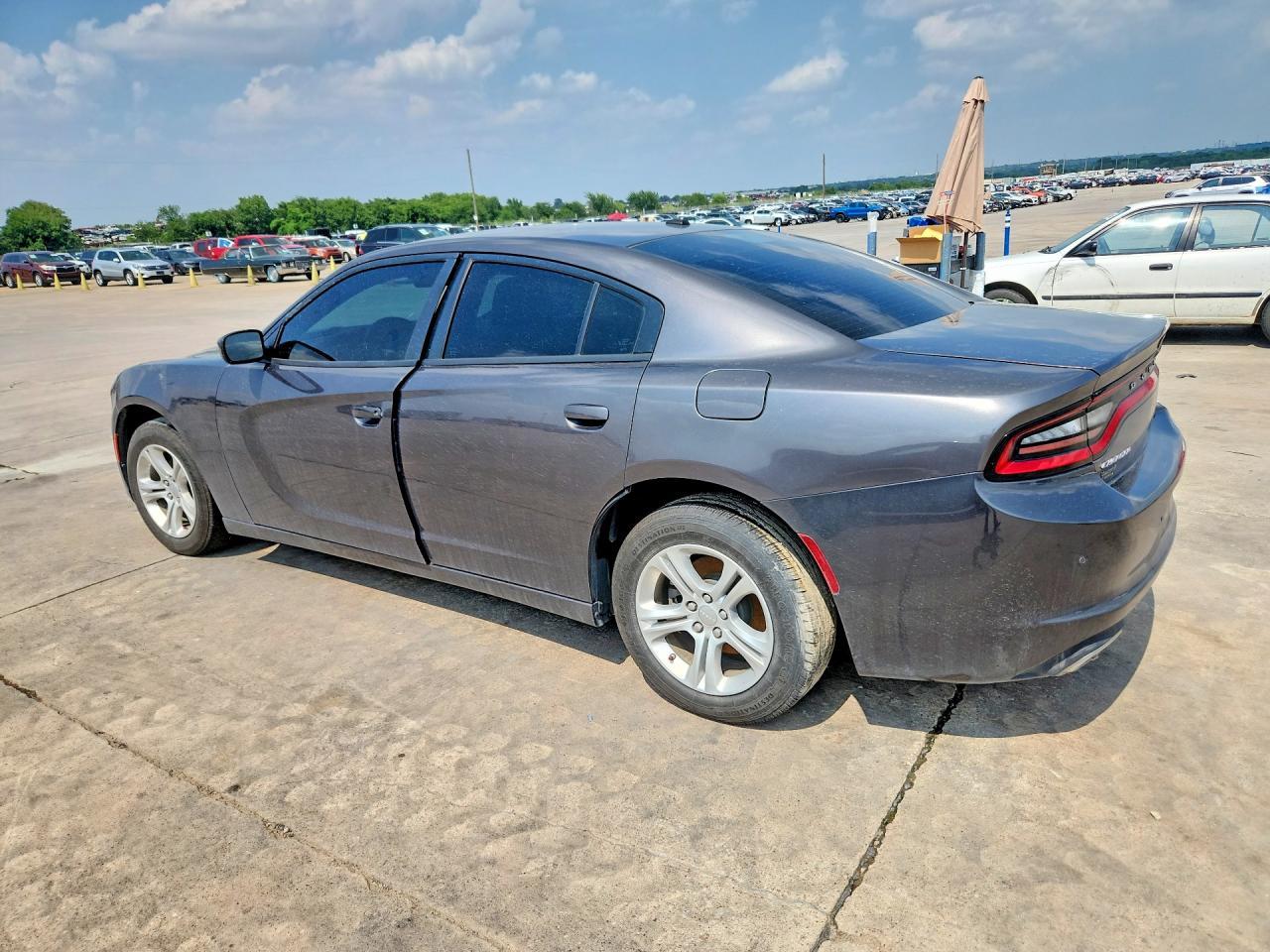 2022 Dodge Charger Sxt - Image 2