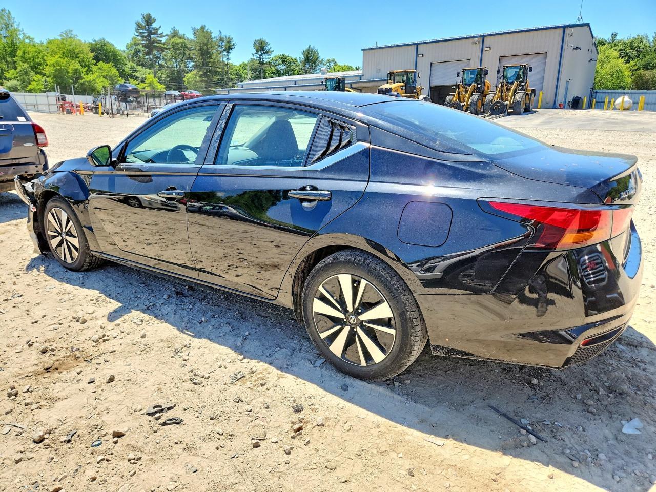 2021 Nissan Altima Sv - Image 2
