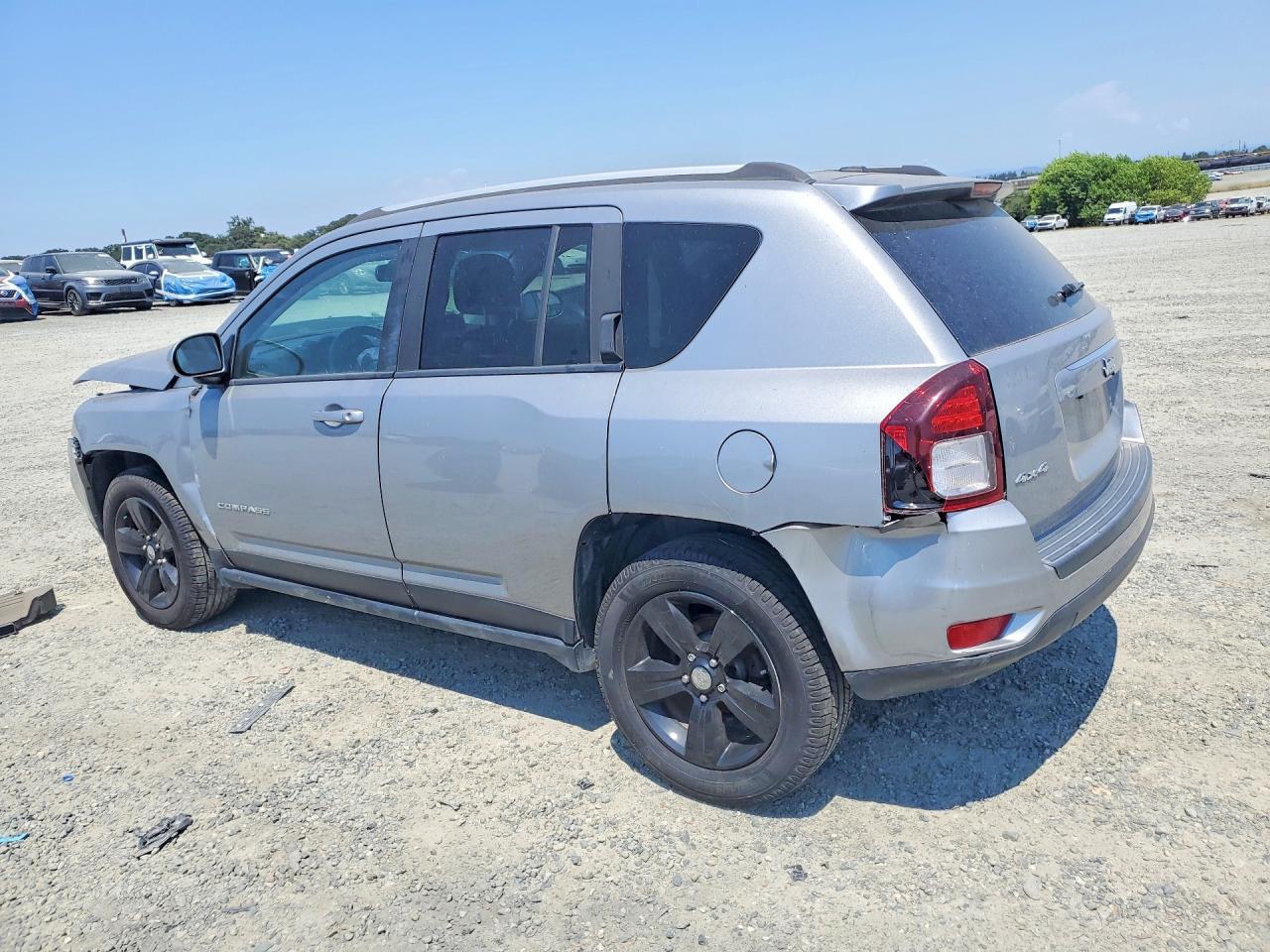 2017 Jeep Compass Latitude - Image 2