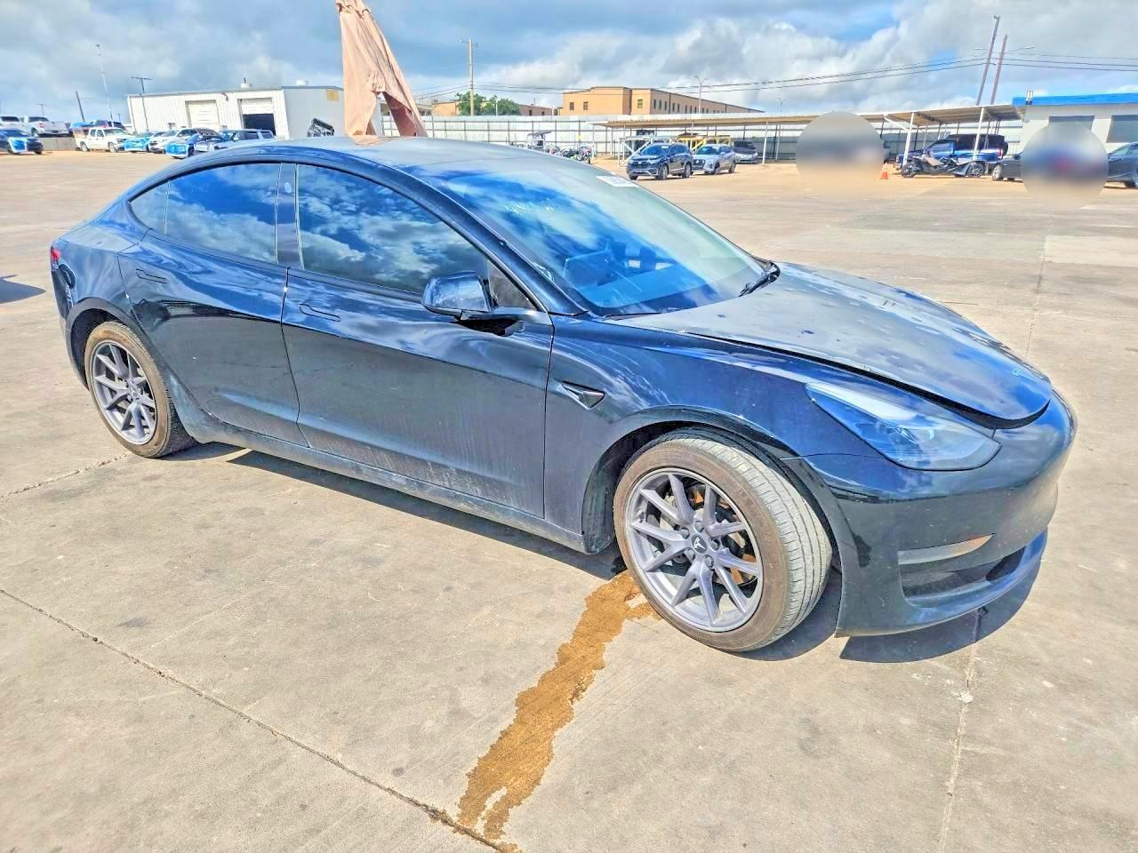 2023 Tesla Model 3 - Image 4