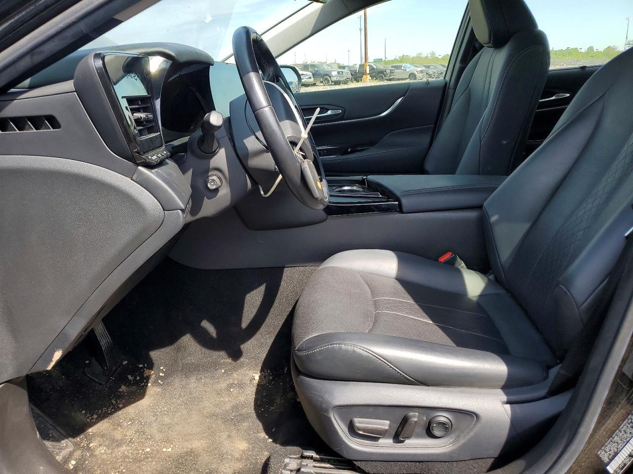 2021 Toyota Mirai Limited - Image 7
