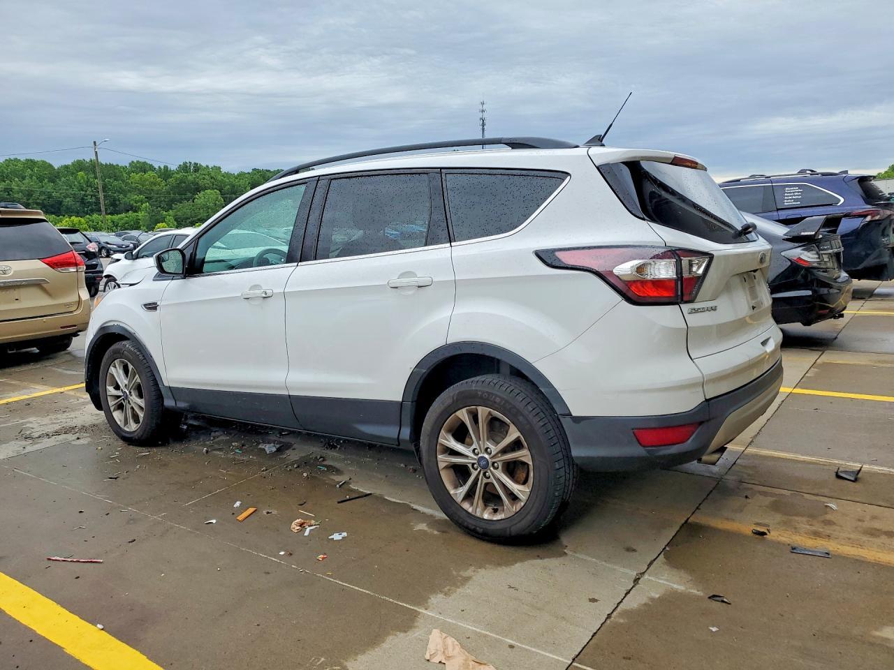 2018 Ford Escape Se - Фото 2