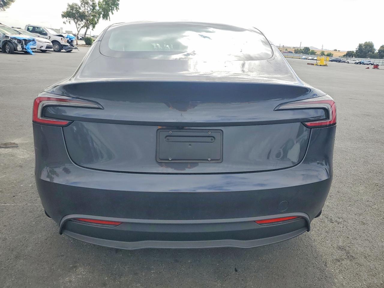 2024 Tesla Model 3 - Фото 6