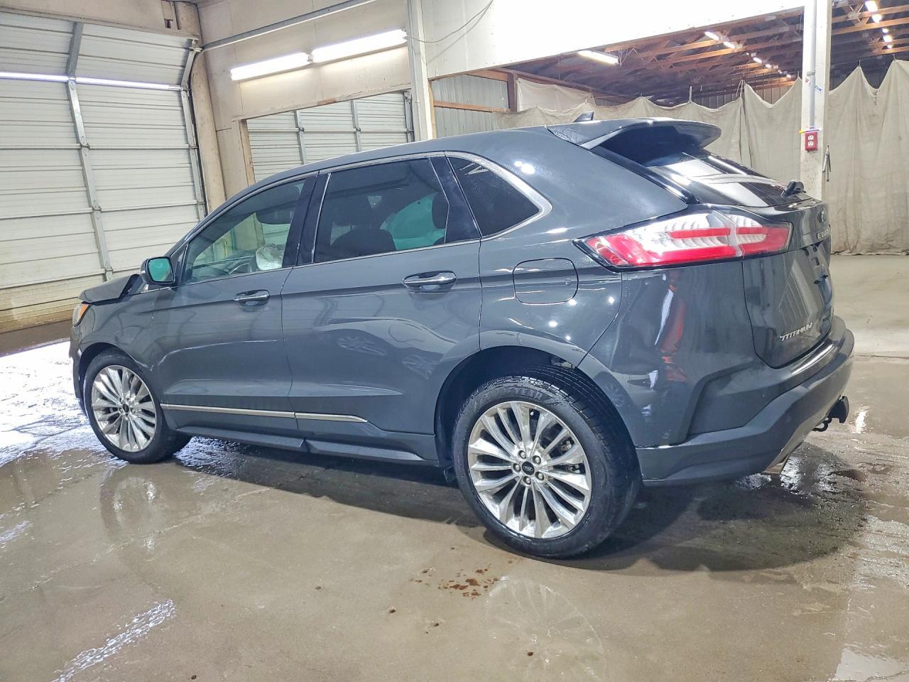 2021 Ford Edge Titanium - Фото 2