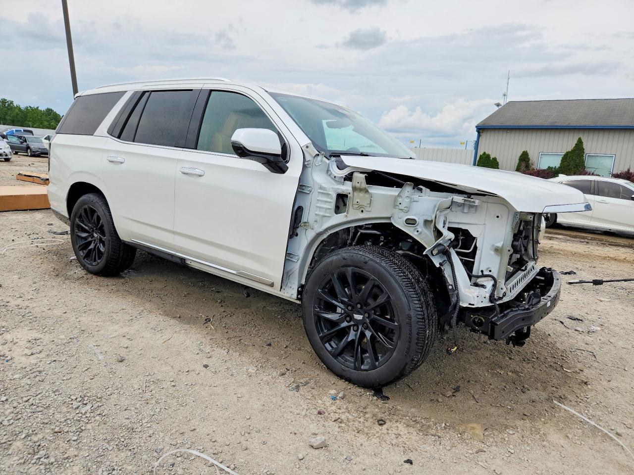 2025 Cadillac Escalade Premium Luxury - Image 4