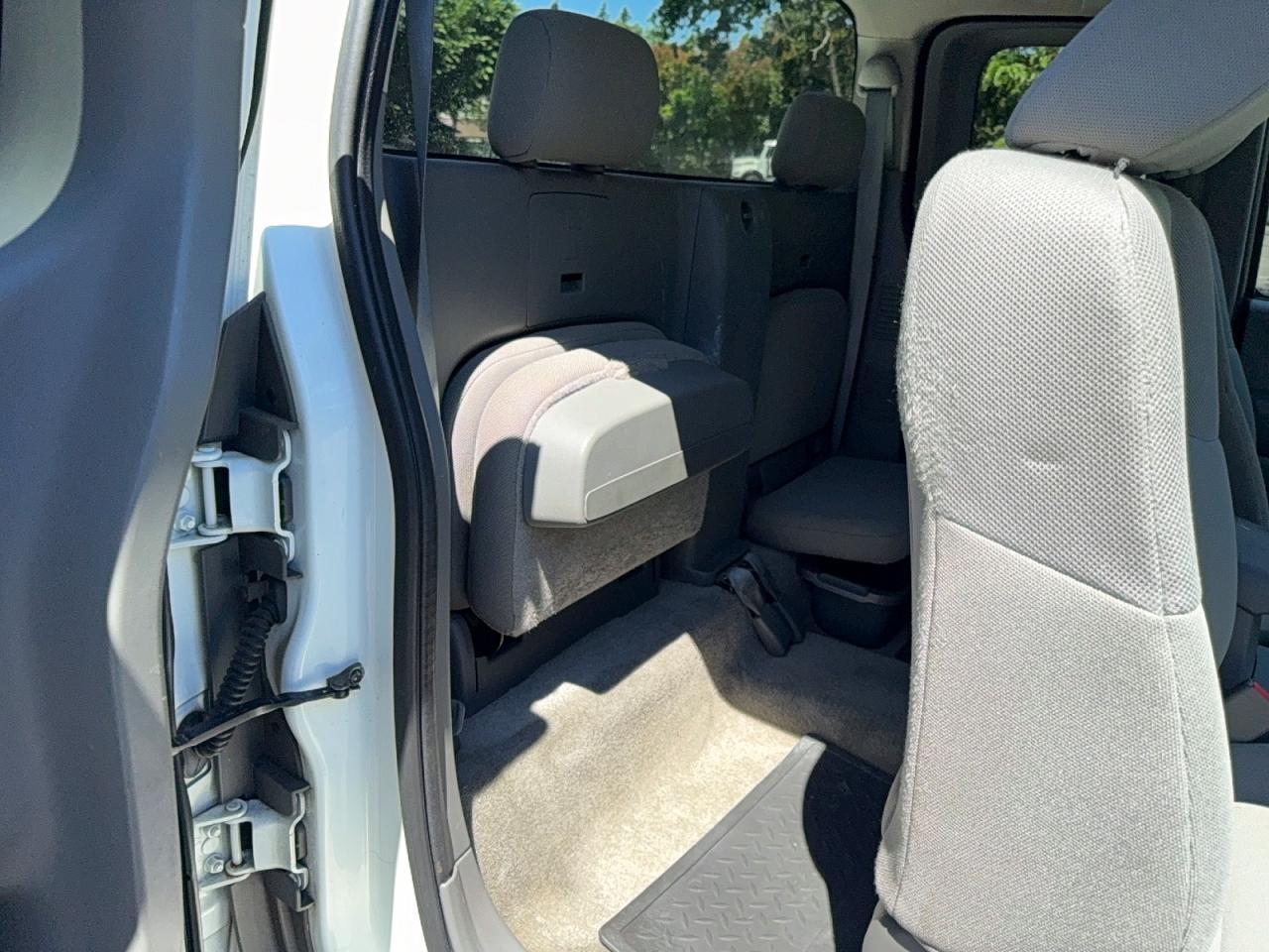 2017 Nissan Frontier S - Image 6