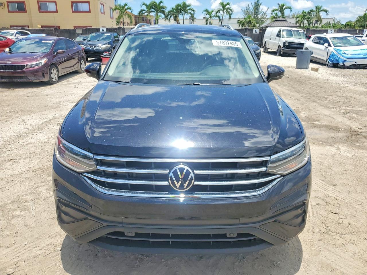 2022 Volkswagen Tiguan Se - Фото 5