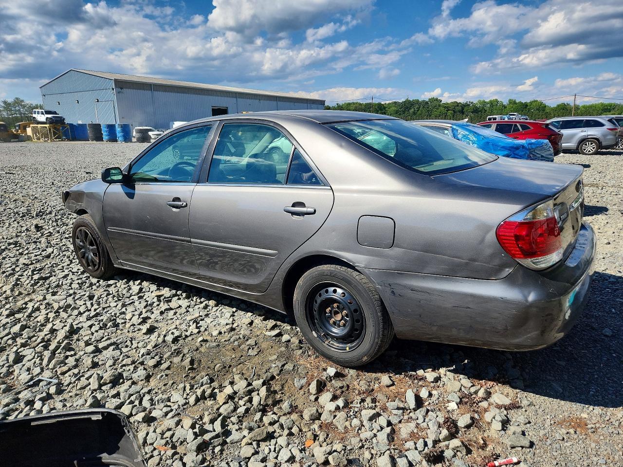 2005 Toyota Camry Le - Фото 2