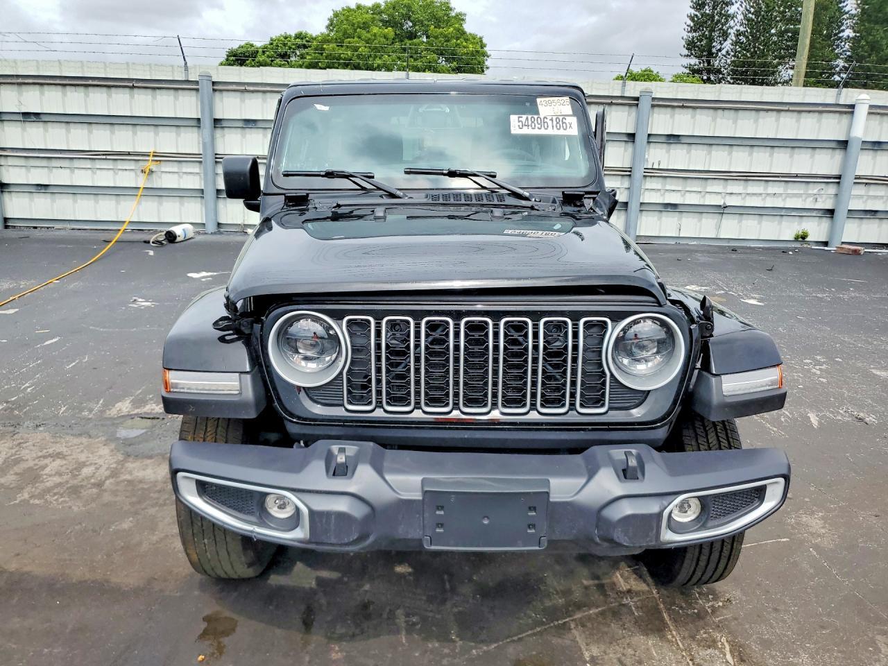 2025 Jeep Wrangler Sahara - Фото 5