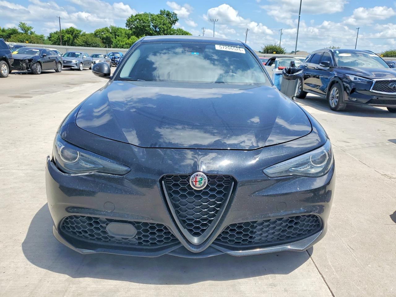2019 Alfa Romeo Giulia - Image 5