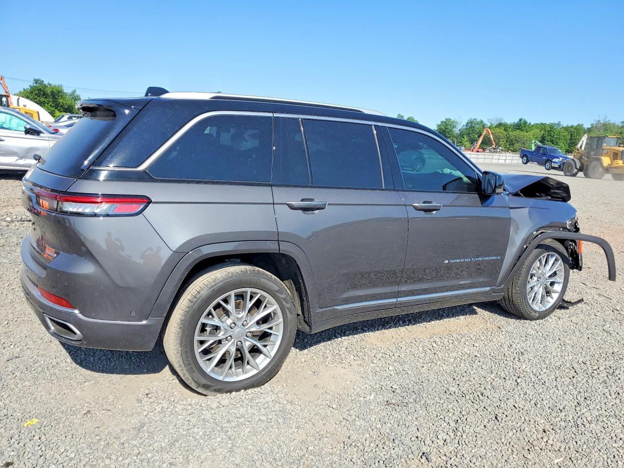 2023 Jeep Grand Cherokee Summit 4Xe - Фото 3