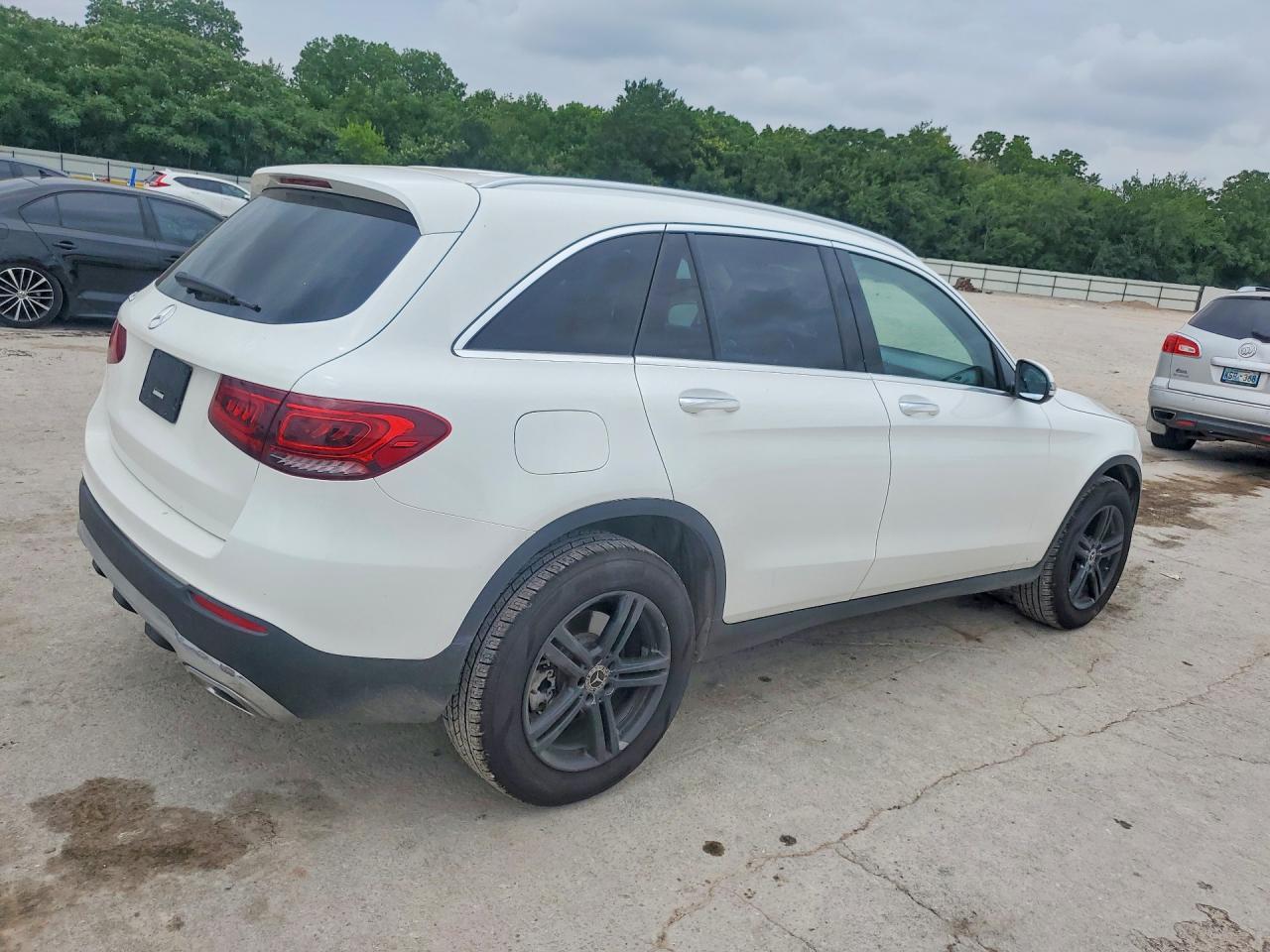 2020 Mercedes-Benz Glc 300 - Image 3