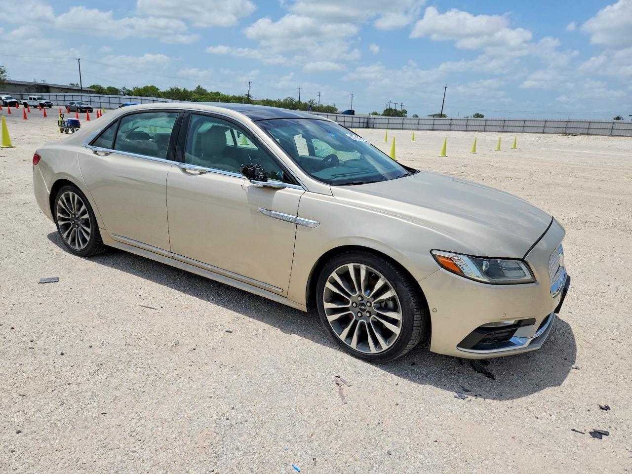2017 Lincoln Continental Select - Image 4