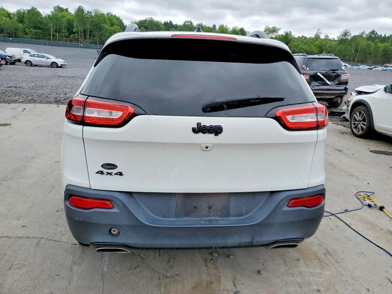 2015 Jeep Cherokee Latitude - Image 6