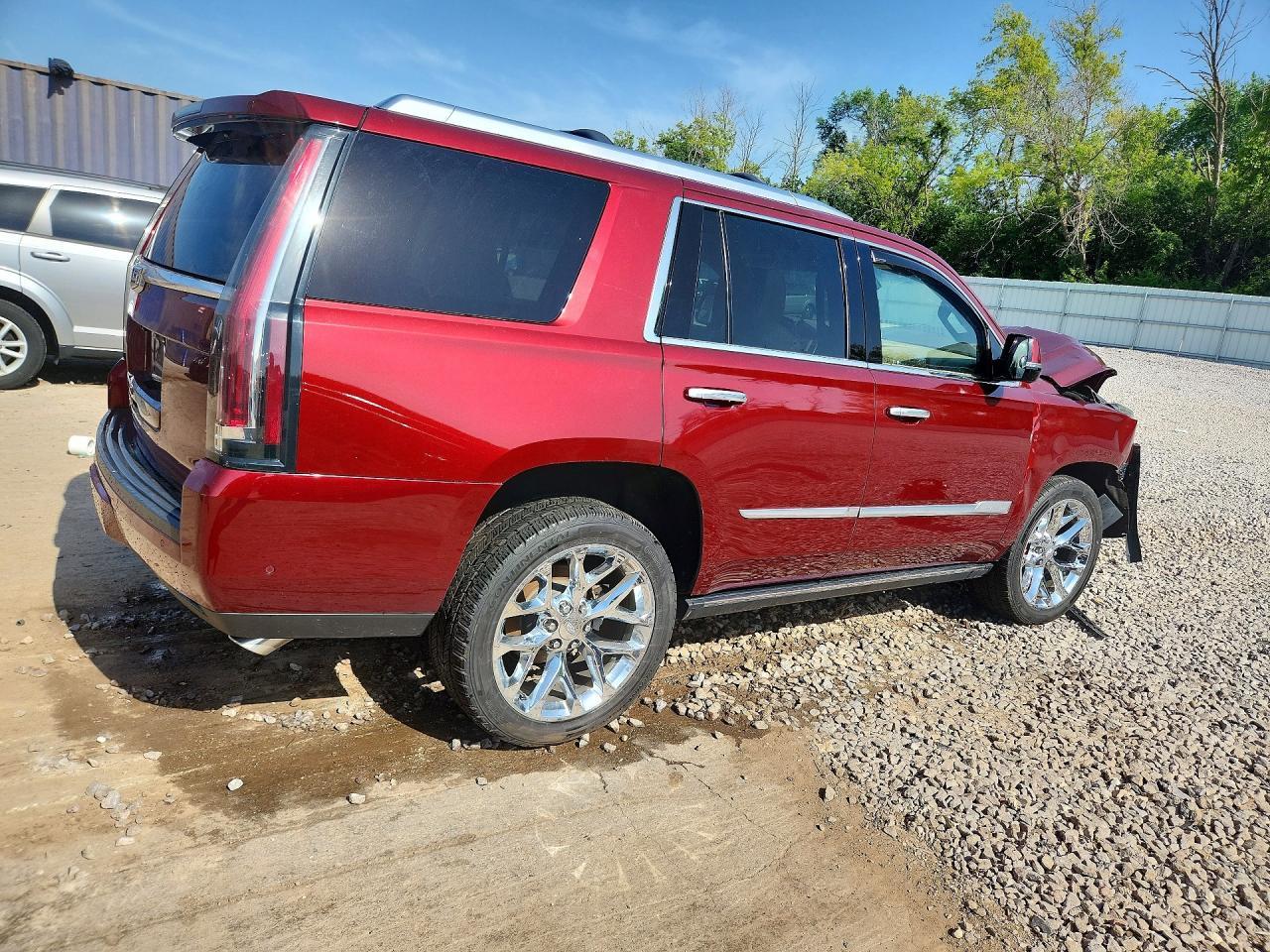 2019 Cadillac Escalade Platinum - Image 3