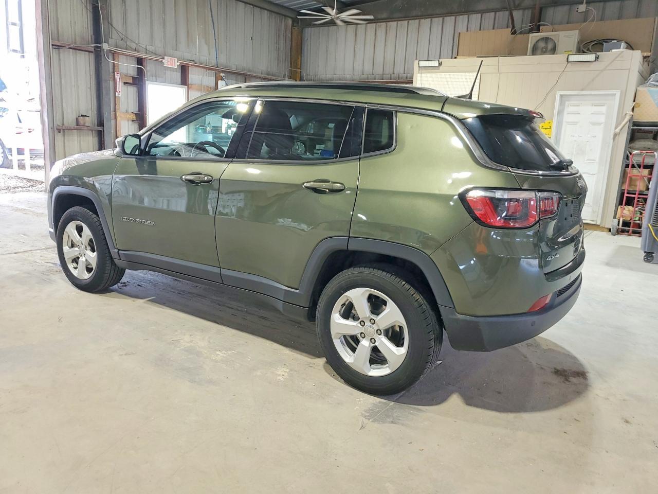 2020 Jeep Compass Latitude - Фото 2
