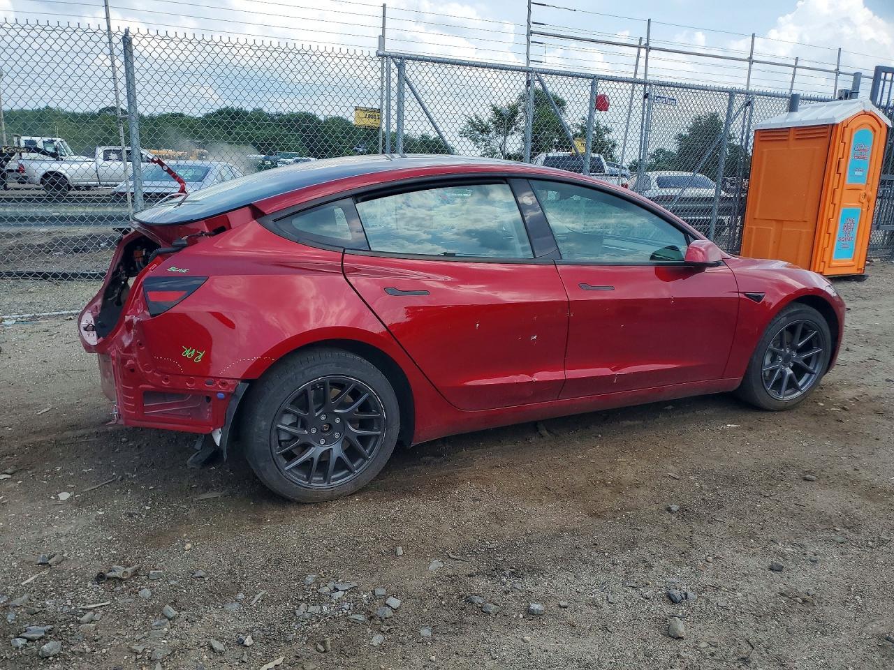 2025 Tesla Model 3 - Image 3